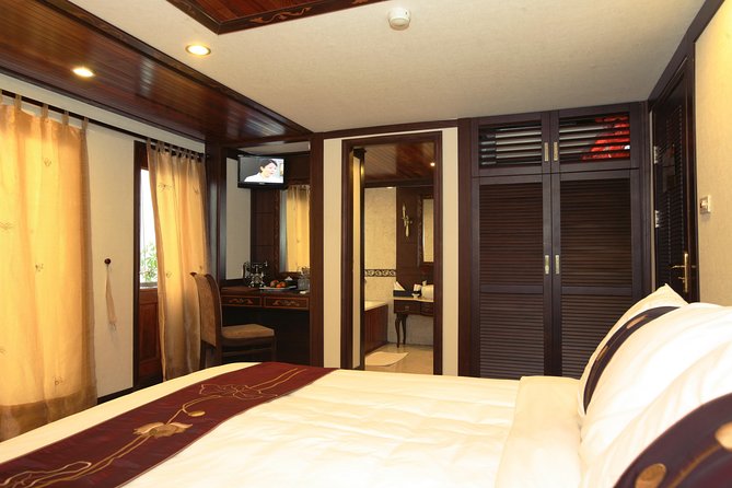 Indochina Sails Halong Bay - Cabins and nights: air-con comfort with a mostly quiet onboard vibe