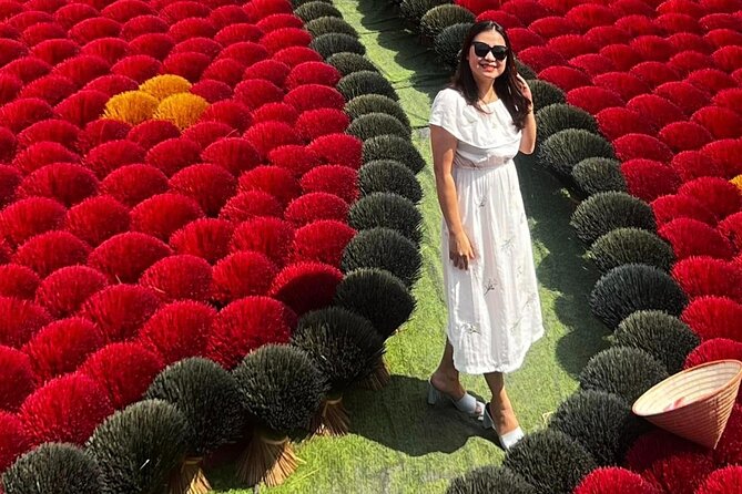 Instagram Incense Quang Phu Cau Village Tour with Train Street - Guides and Group Size: When the Human Factor Is the Main Attraction