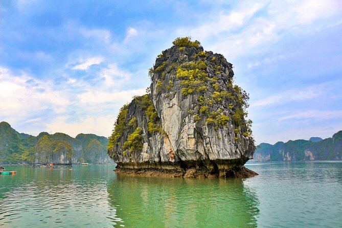 Lan Ha - Ha Long bay with local experts (small group guaranteed) - Ba Trai Dao Beach and Second Kayak: Quiet Water, Beach Hopping