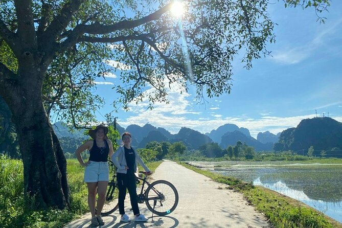 Luxury small Group Hoa Lu - Tam Coc - Mua Cave Max 6 - 8 pax/tour - Included extras that make the day smoother (and the bits you pay for)