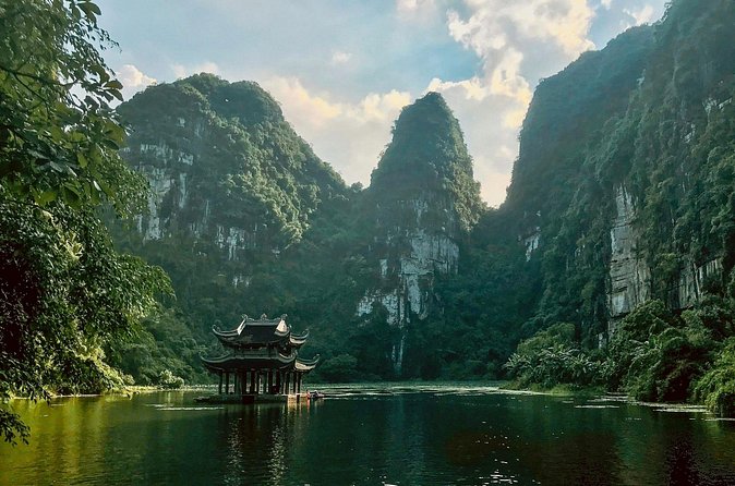 Ninh Binh Day Tour from Hanoi: Hoa Lu Trang An and Mua Caves - Price and Value: What $62 Actually Buys You