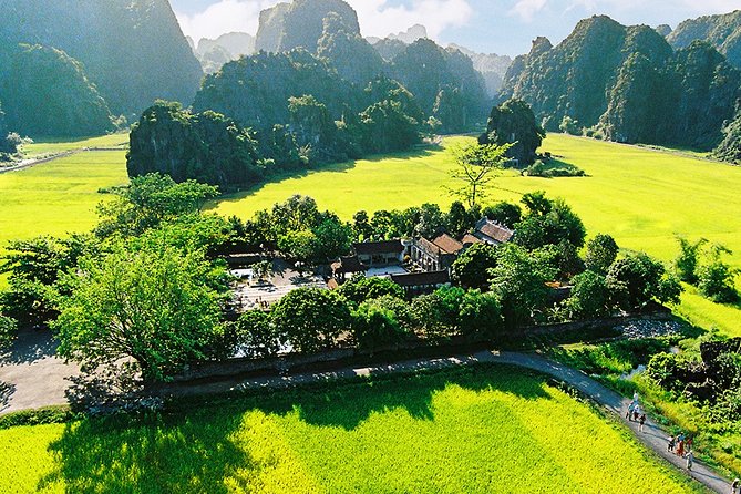 Ninh Binh Day Trip - Tam Cốc or Trang An Grottoes: How to Choose
