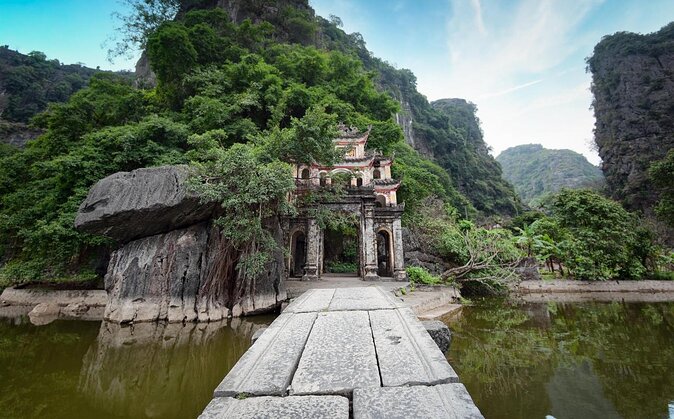 Ninh Binh Day Trip: Hoa Lu-Trang An/Tam Coc-Mua Cave-Cycling-Boat - Key things to know before you go