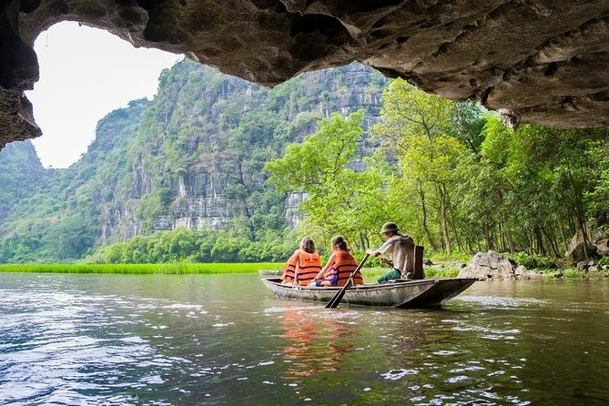 Ninh Binh Highlights Hoa Lu/Bai Dinh-Trang An/ Tam Coc- Mua Cave - Tam Coc–Bich Dong: cycling through rice fields and three cave passes