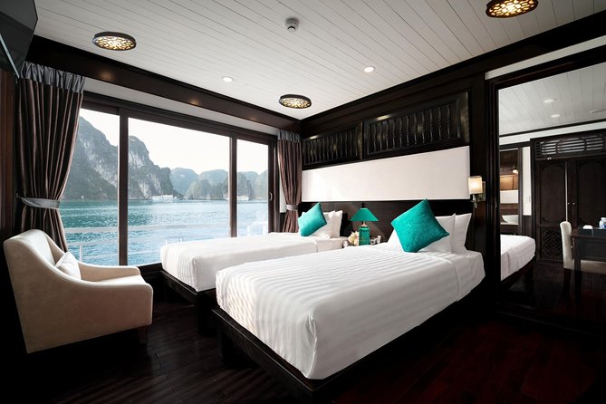 Overnight Luxury 5 Star Alisa Cruise with Meals, Kayak or Bamboo Boat - Sung Sot Cave on Day 2: the main cave visit and a reality-check for crowds