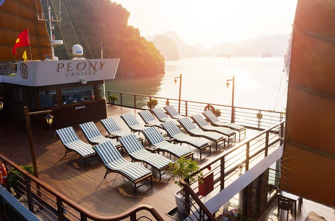 Peony Cruise : Unique 2 Days Tuan Chau - Halong bay - Lan Ha Bay - Food and the Evening Experience: Why Dinner Service Can Make or Break a Cruise
