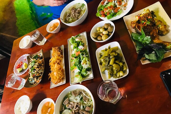 Private Cooking Class with 5 dishes of your choice - From Dong Xuan Market to the Old City Gate area