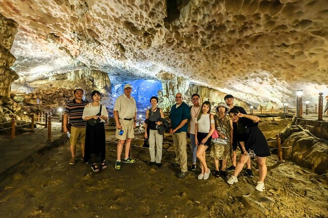 Private Ha Long bay day trip(From Hanoi city or Halong harbour) - Ba Hang floating village: kayak or bamboo-style boat time