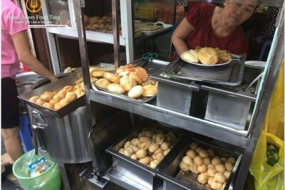 Tasting 8 Different Hanoi Street Foods at Noon Time - Old Quarter walking: why a guide changes everything